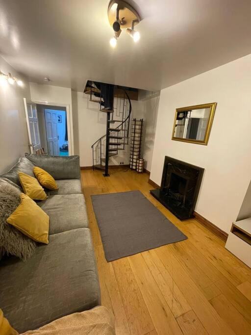 3 Double Bedroomed Flat, Acton. London, Uk Buitenkant foto